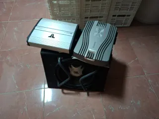 Subwoofer JBL 12" + 2 Amplificadores