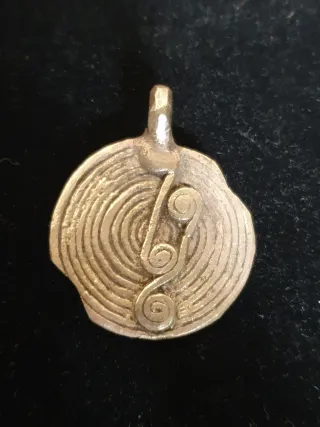 Amuleto antiguo de bronce de Burkina Faso
