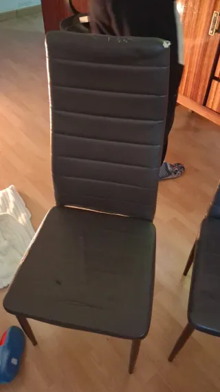 Mesa de comedor cristal y madera me urge venderla