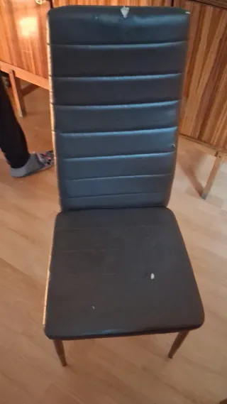 Mesa de comedor cristal y madera me urge venderla