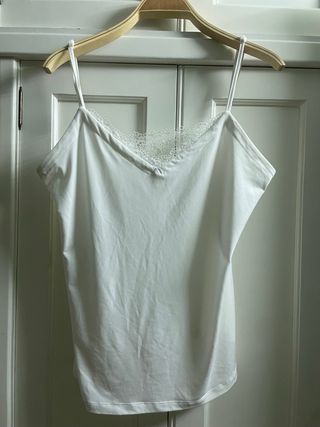 Top lencero blanco con encaje