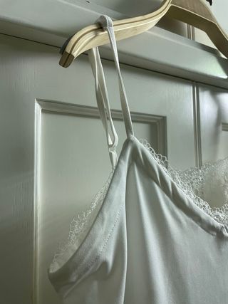 Top lencero blanco con encaje