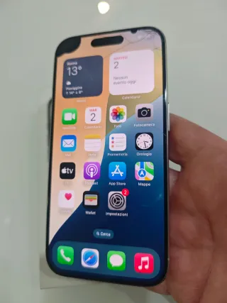 iPhone 15 Pro bianco ok con display danneggiato