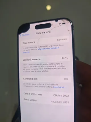 iPhone 15 Pro bianco ok con display danneggiato