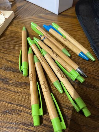 Bolígrafos de bambú personalizados