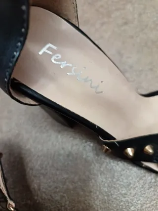 Sandali Fersini con borchie eleganti/ sportivi