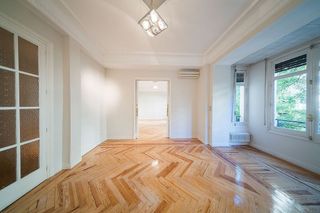 Piso en alquiler en Jerónimos en Madrid