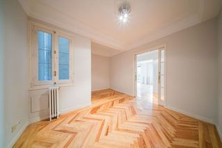 Piso en alquiler en Jerónimos en Madrid