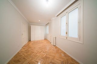 Piso en alquiler en Jerónimos en Madrid