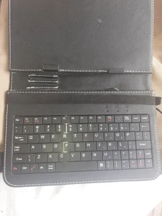 Teclado pequeño negro