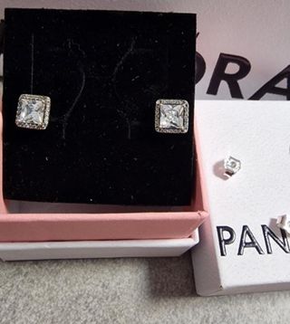 Pendientes Cuadrados