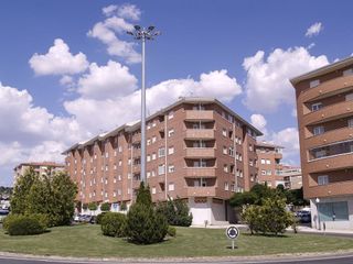 Garaje en alquiler en Universidad en Ávila