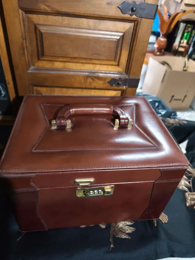 Antica valigetta in pelle
