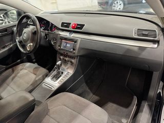 Volkswagen Passat 2012 IMPECABLE CON PEGATINA