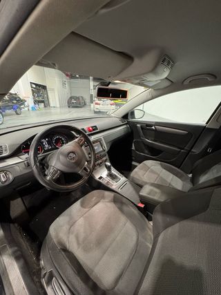 Volkswagen Passat 2012 IMPECABLE CON PEGATINA
