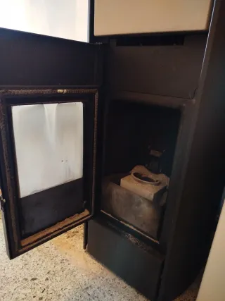 Hidroestufa de pellet Edilkamin Myrna H15.