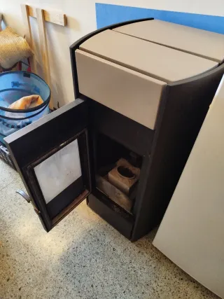 Hidroestufa de pellet Edilkamin Myrna H15.