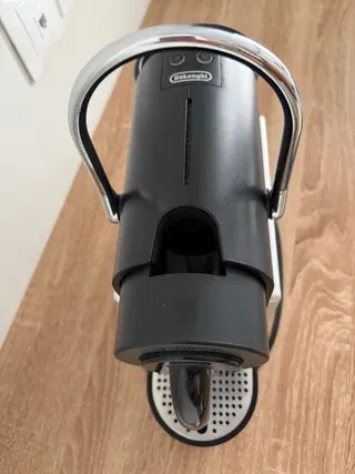 Cafetera Nespresso Pixie Plata