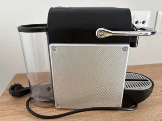 Cafetera Nespresso Pixie Plata