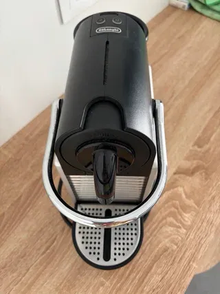 Cafetera Nespresso Pixie Plata