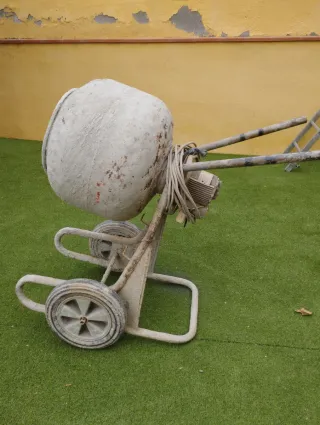 Hormigonera pequeña