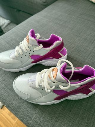 Nike Huarache Morado y Blanco