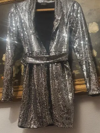 Americana plateada con cinturón