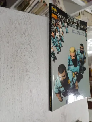 HELLBLAZER TIEMPOS DIFÍCILES CORBEN / AZZARELLO