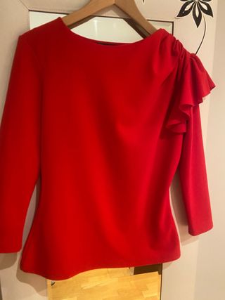 Blusa Roja Sfera con Volantes