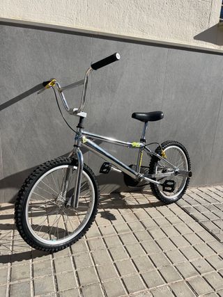 BMX Pista Cromada, pegs enormes incluidos...