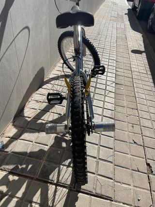 BMX Pista Cromada, pegs enormes incluidos...