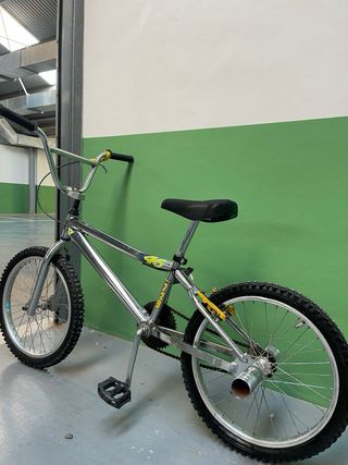 BMX Pista Cromada, pegs enormes incluidos...
