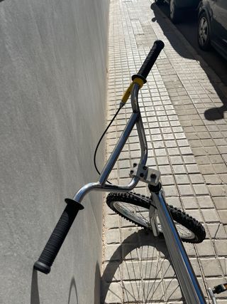 BMX Pista Cromada, pegs enormes incluidos...