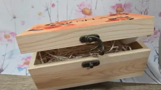 Caja de madera personalizada con nombre y diseño