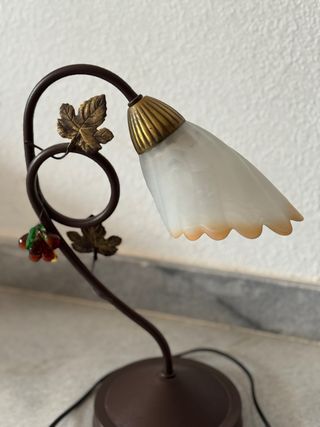 Lámpara de mesa decorativa uvas