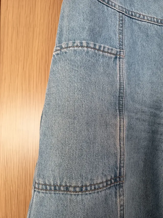 Pantalón vaquero desgastado