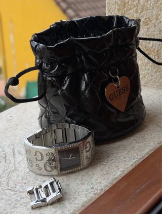 Reloj Guess Mujer Plata y Negro