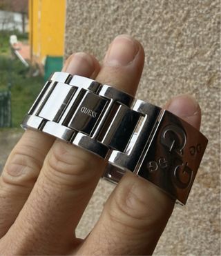 Reloj Guess Mujer Plata y Negro