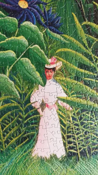 Puzzle 1000 piezas Mujer caminando en un bosque