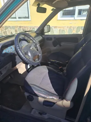 Nissan Terrano II 2000