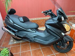 Suzuki Burgman 650 Executive. 2017