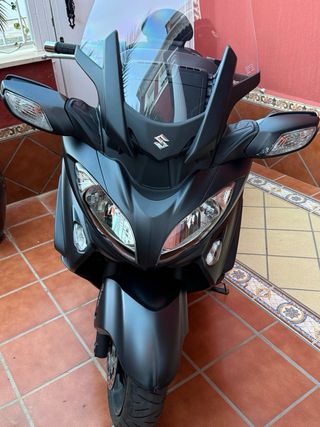 Suzuki Burgman 650 Executive. 2017