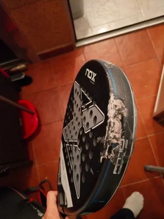 Pala pádel Nox AT10 12K Agustín Tapia