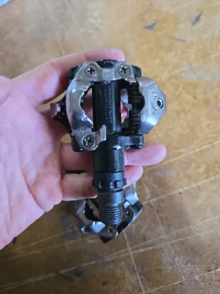 Pedales automáticos para bicicleta