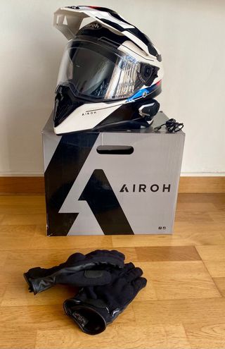 Casco Airoh Commander 2022 + Intercom + Guantes