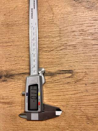Calibre digital 150mm como nuevo + batería nueva