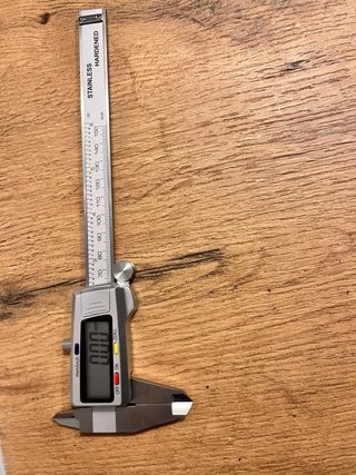 Calibre digital 150mm como nuevo + batería nueva