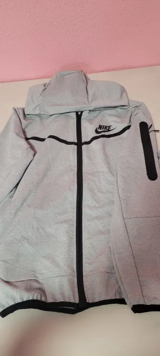 Conjunto Nike Tech Gris Nuevo