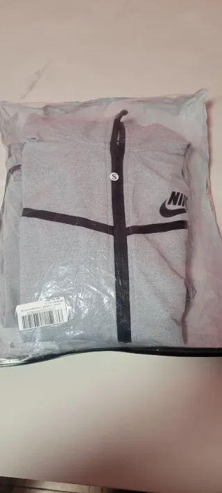 Conjunto Nike Tech Gris Nuevo