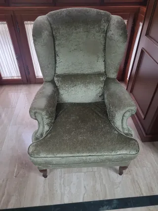 Comoda poltrona relax in velluto verde